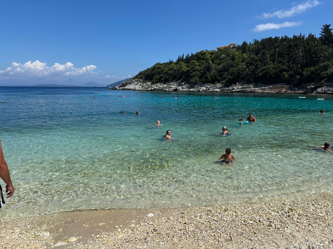 Emplisi Beach-菲斯卡尔宗必去景点