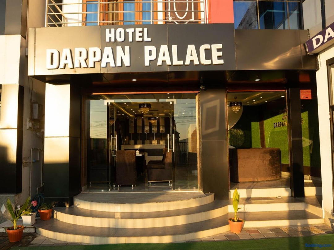 Hotel Darpan Palace