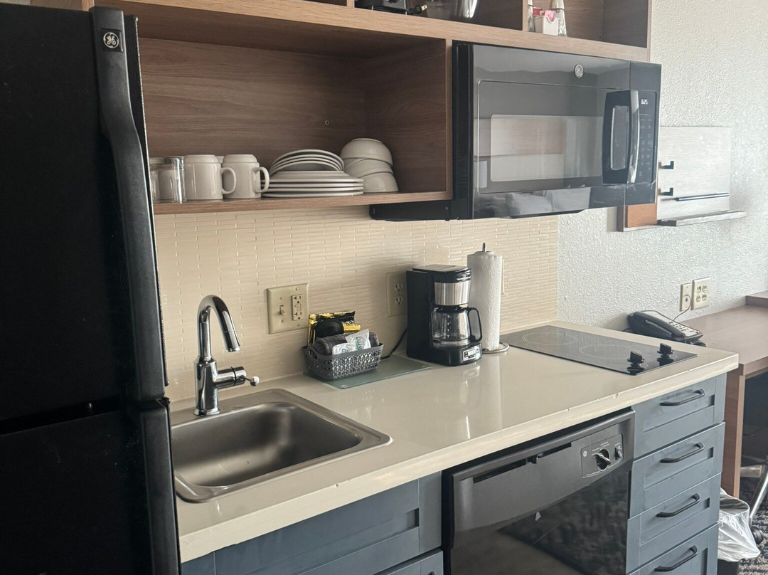 亚特兰大西20号洲际公路烛木套房酒店主图