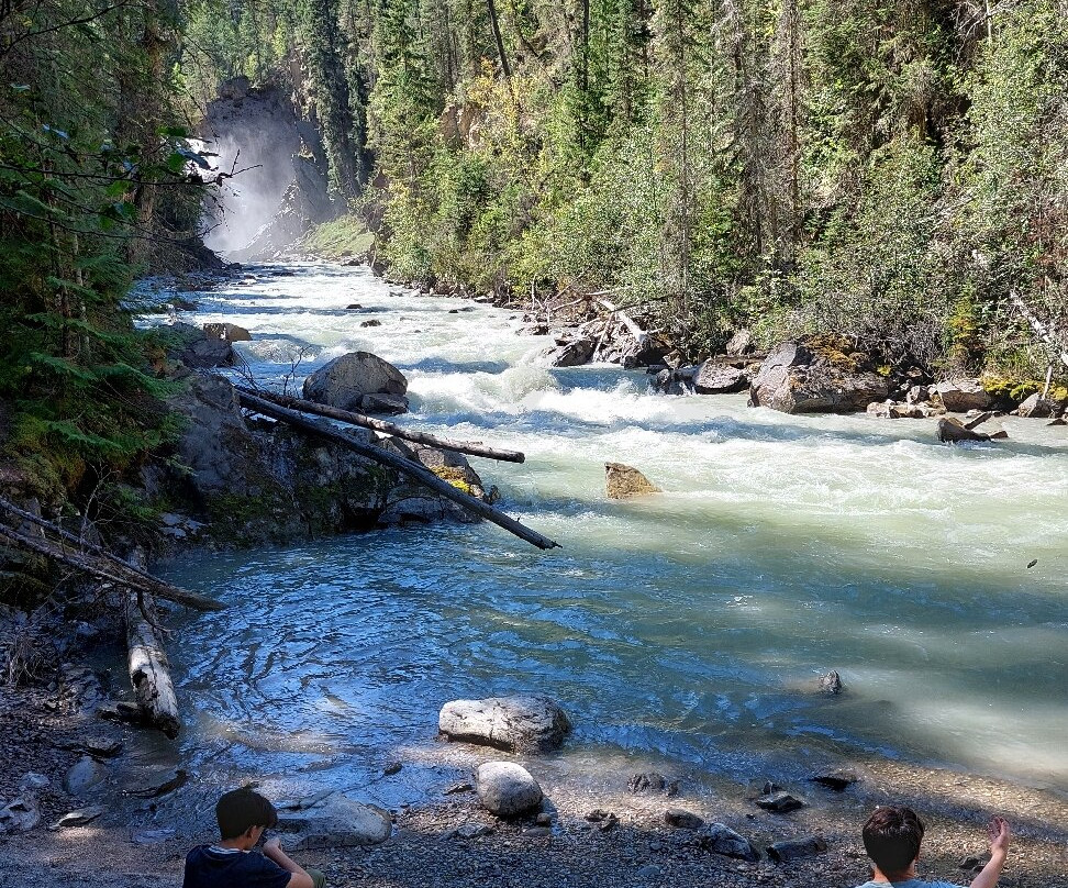 Lower Bugaboo Falls-Radium Hot Springs必去景点