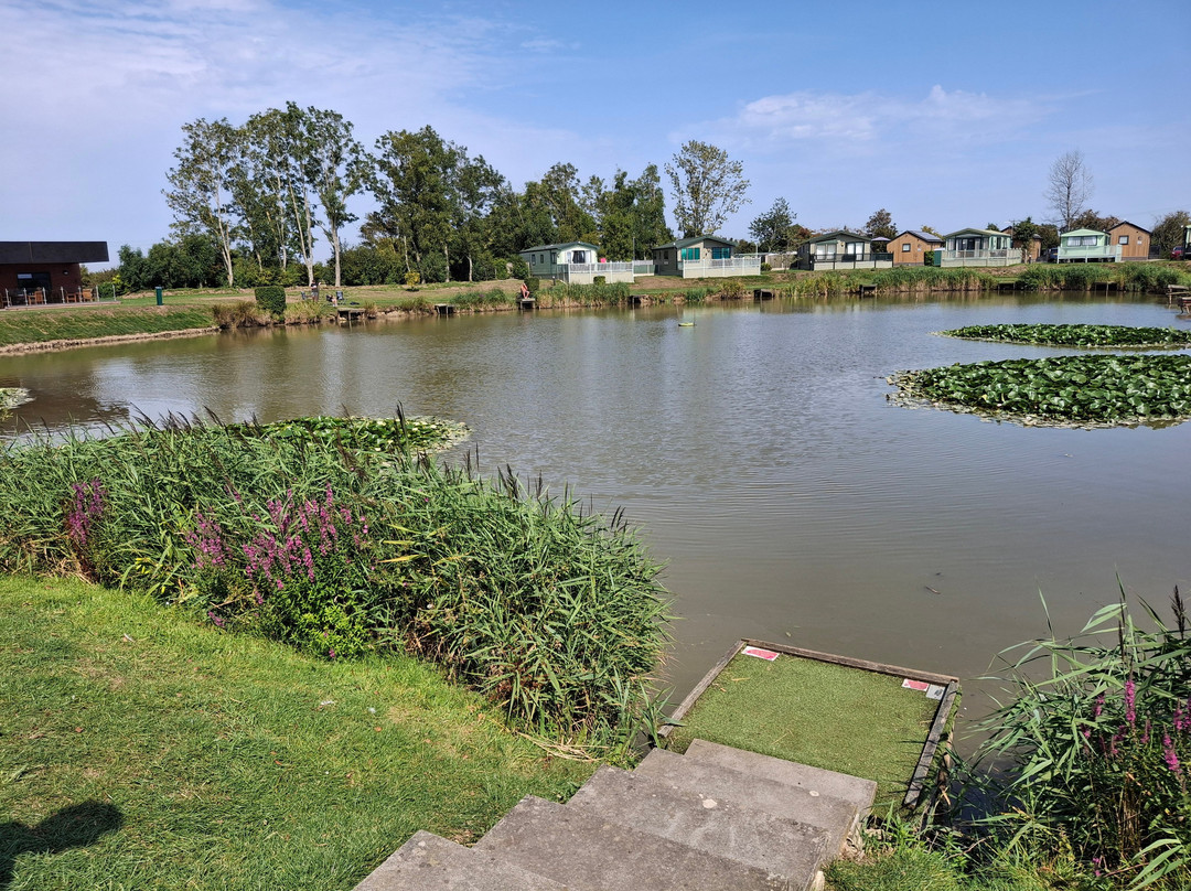 Heron's Mead Caravan Park & Fishing Lakes-斯凯格内斯必去景点