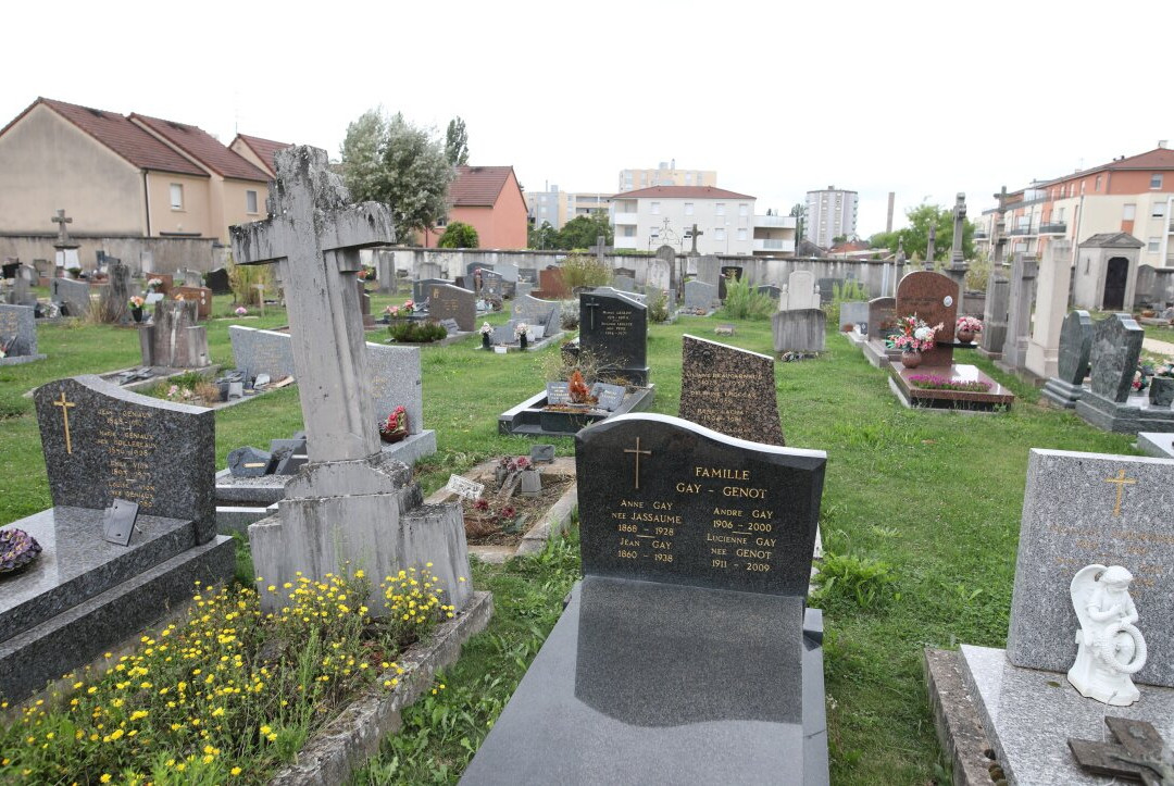 Cimetière de Saint-Jean-des-Vignes-索恩河畔沙隆必去景点