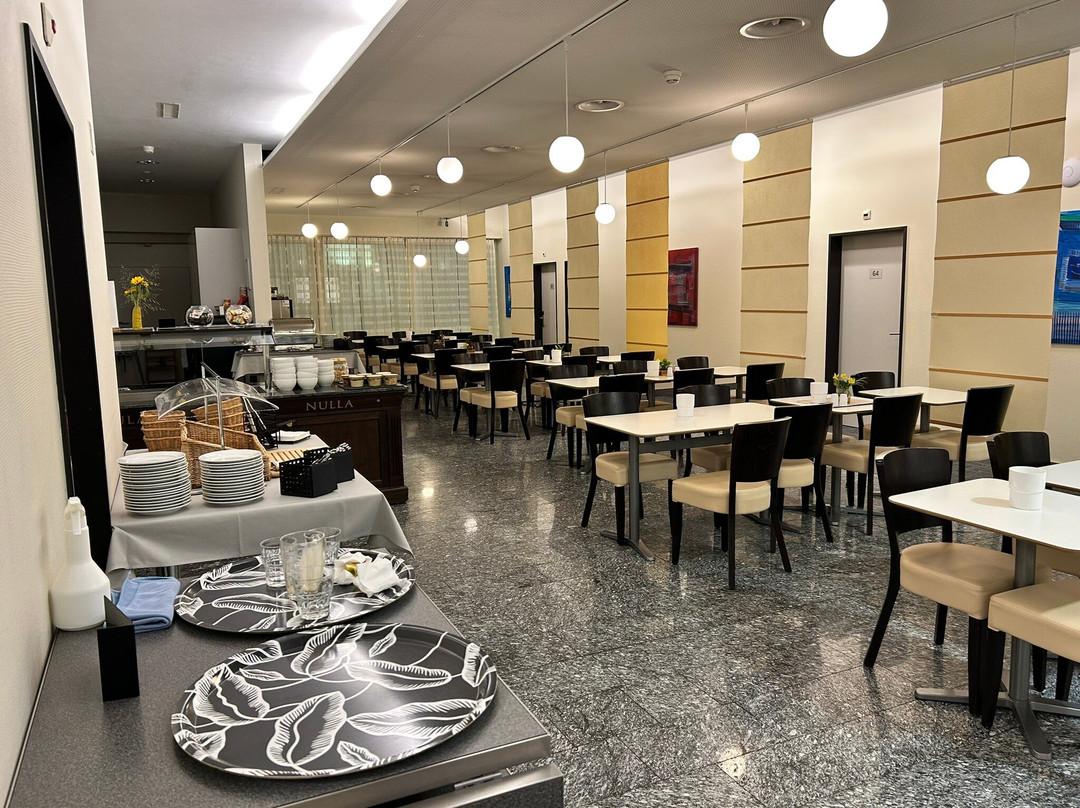 苏尔塞酒店主图