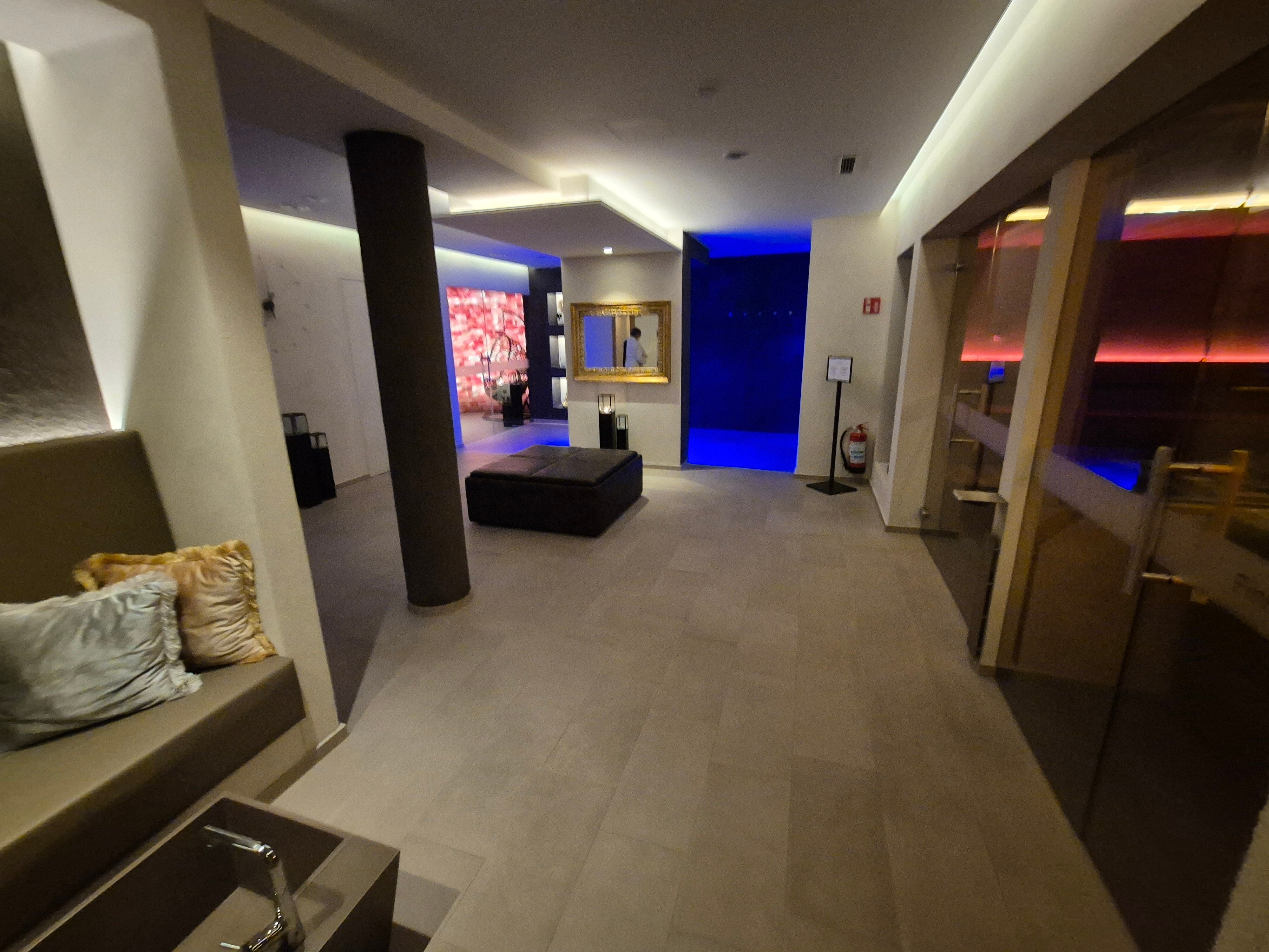 FAYN garden retreat hotel-浴室