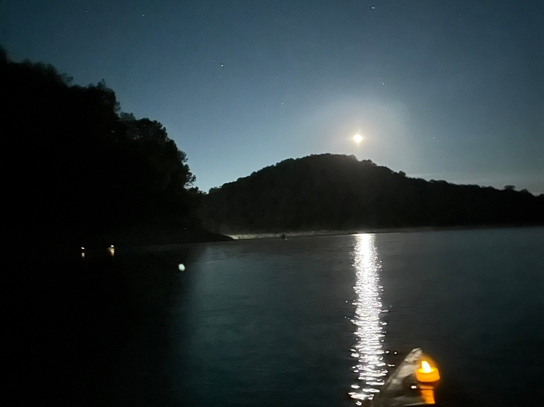 Canoe the Caney-Silver Point必去景点