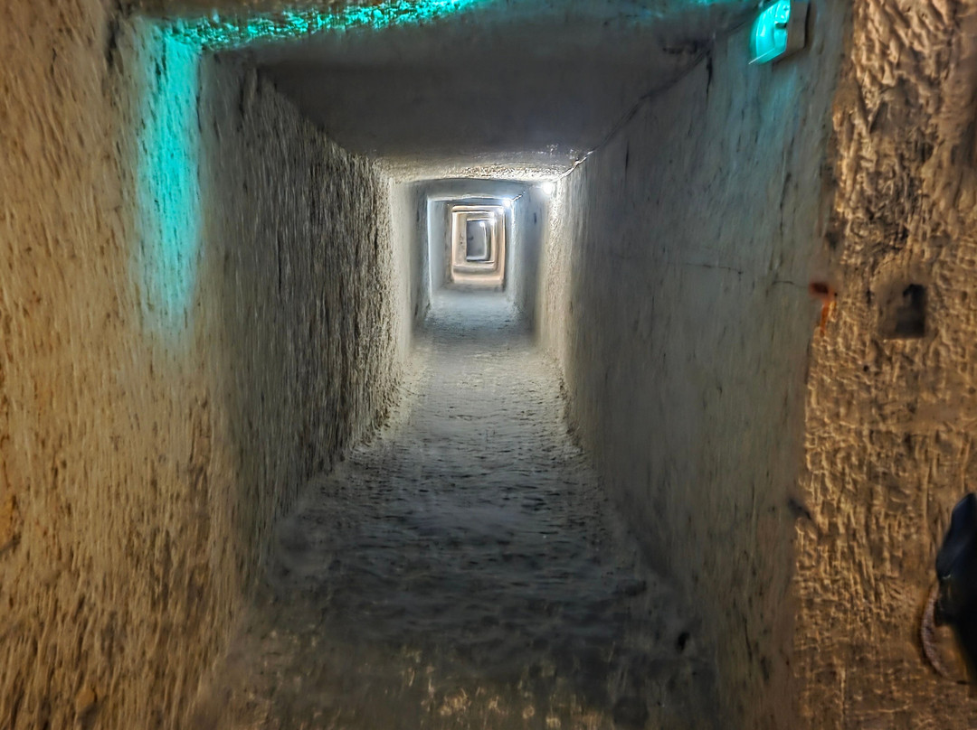 马里哈防空洞-梅雷赫必去景点