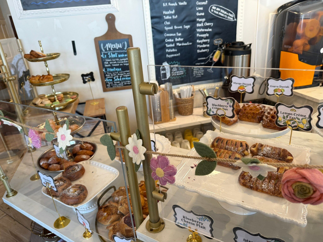 Le Petit Paris Cafe Southside