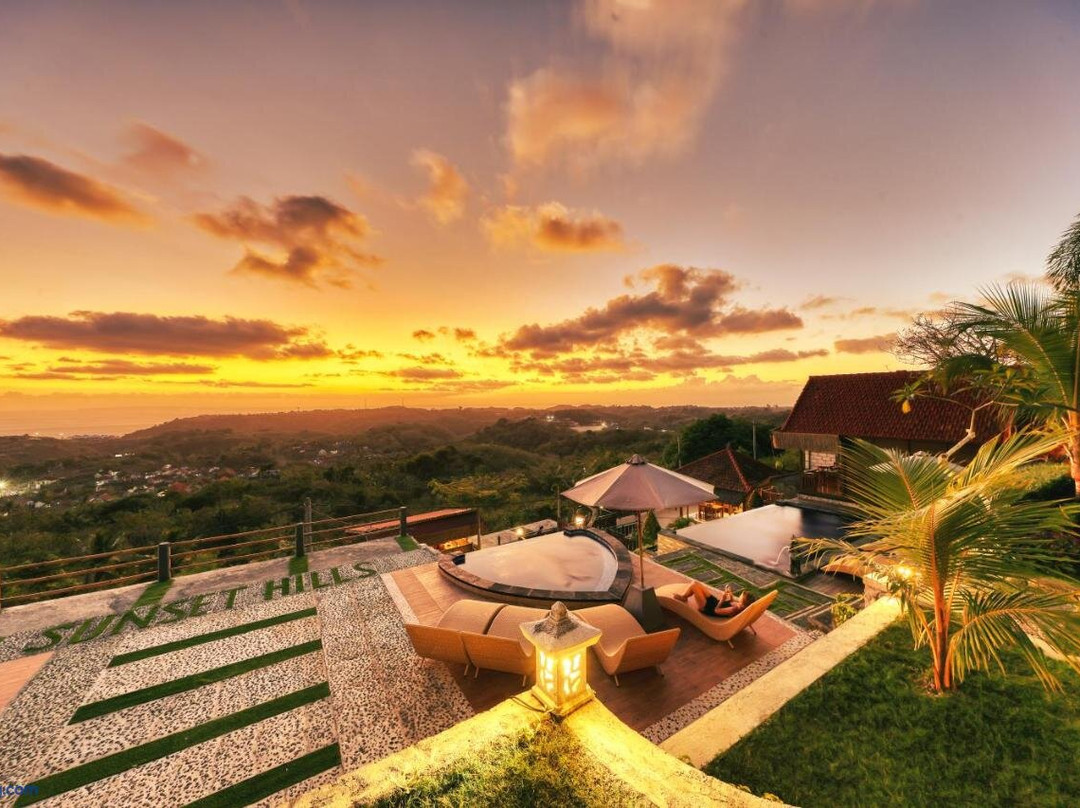 Sebuluh Sunset Hill主图