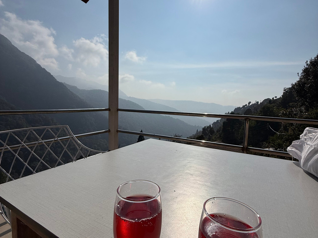 Seclude Pangot, Perch主图