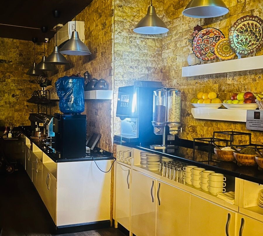 Town Season Hotel主图