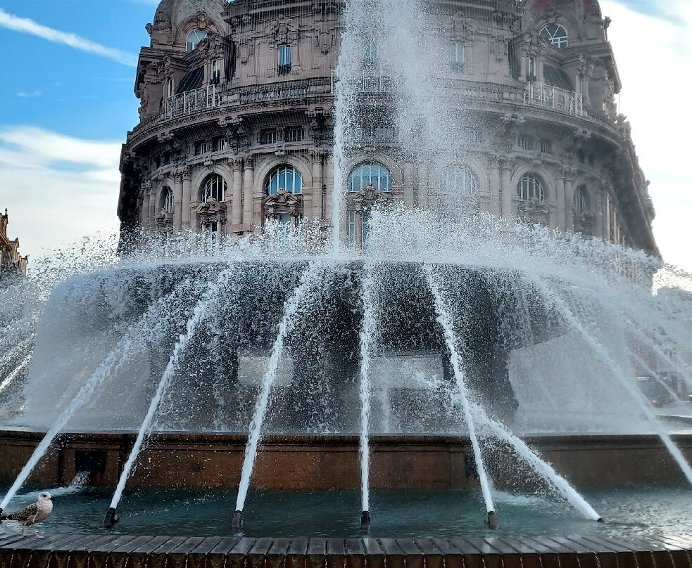 Piazza Raffaele De Ferrari-热那亚必去景点