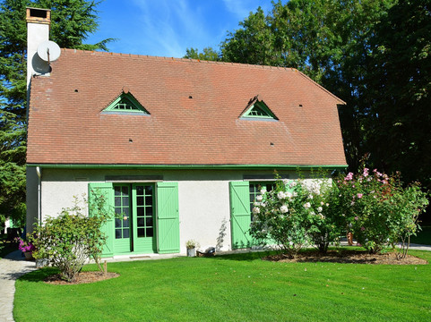 罗莉吉维尼酒店主图