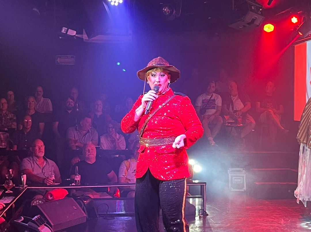 The Palm Cabaret and Bar-瓦拉塔港必去景点