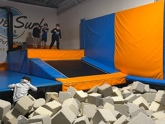 Wave Surf Café-佩皮尼昂必去景点