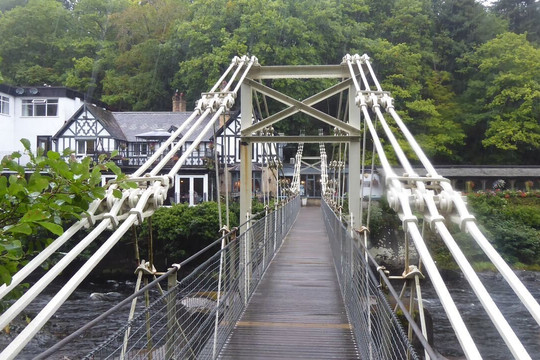 The Chain Bridge-兰戈伦必去景点