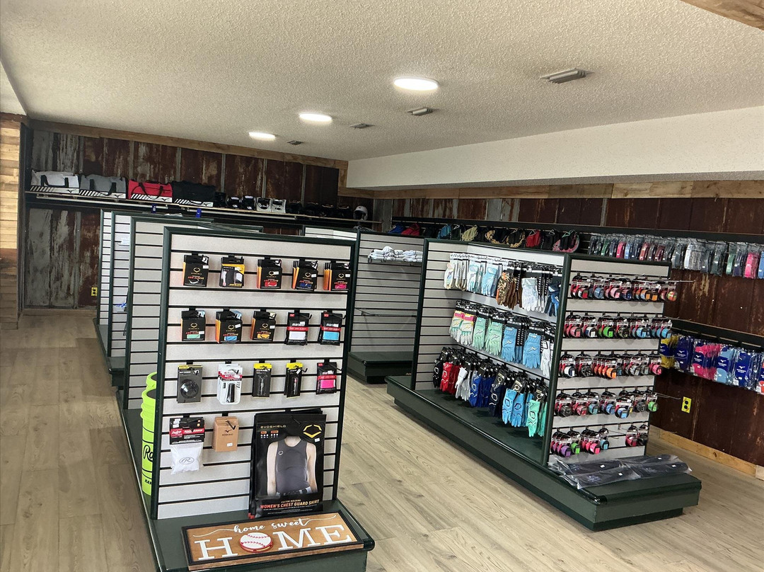 The Diamond Dugout-Alexandria必去景点