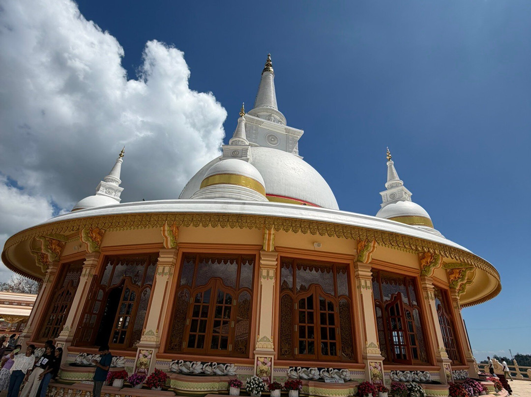 Mahamevnawa Monastery-Kumbalwela必去景点