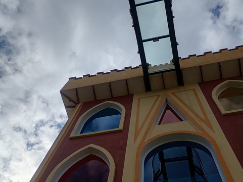 Castillo de cristal-Raquira必去景点