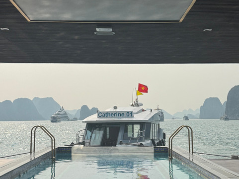 Catherine Cruises-下龙湾必去景点