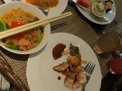 善提卡哥打哈拉攀英达尊贵酒店主图