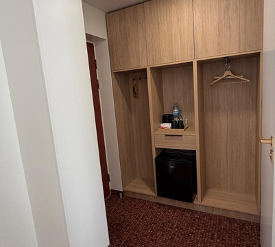 里贾纳酒店主图