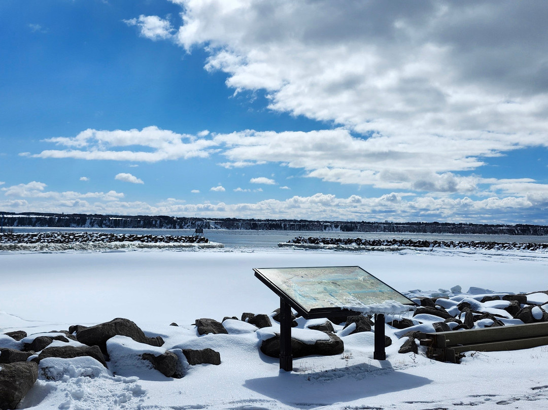 Parc nautique Maurice-Grenier-Neuville必去景点