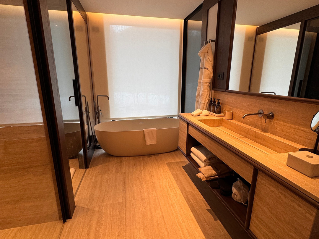 艾索斯·蒙特罗萨主图