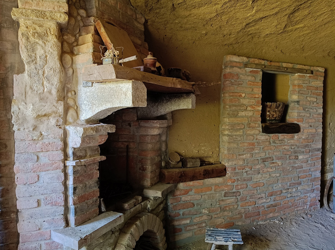 Case Grotta Di Mombarone-阿斯蒂必去景点
