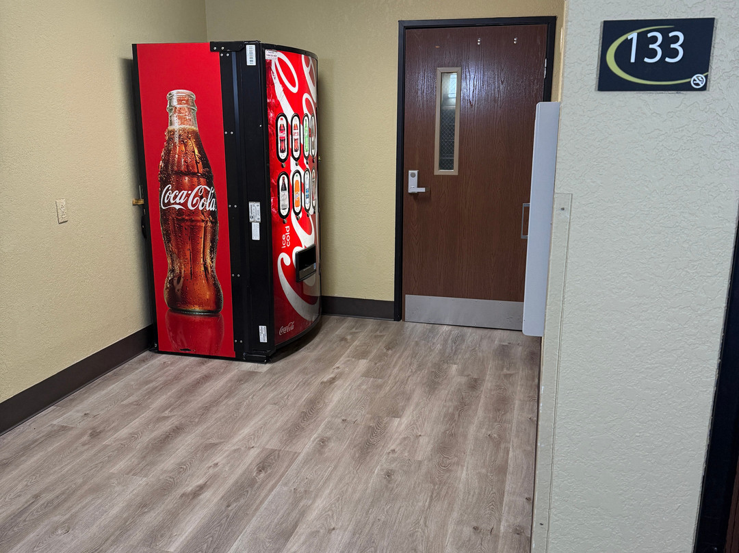 尼克萨-斯普林菲尔德地区速8酒店主图