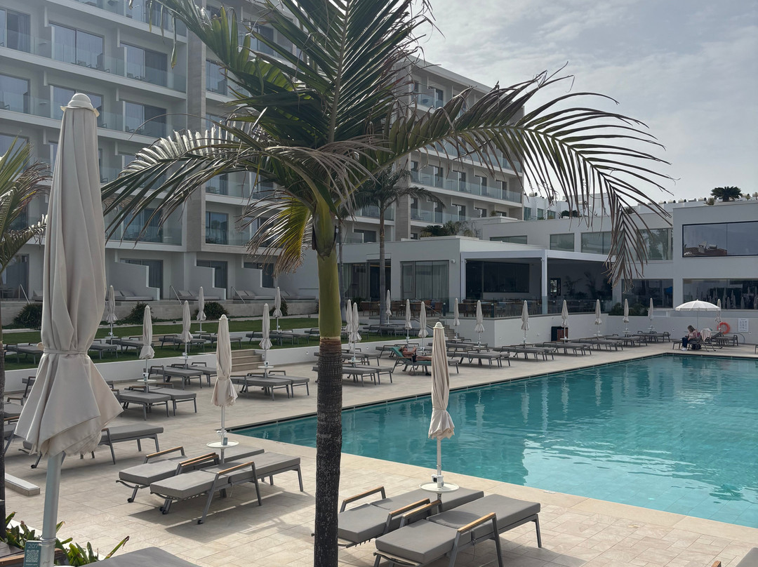 日出玉石酒店-限成人主图