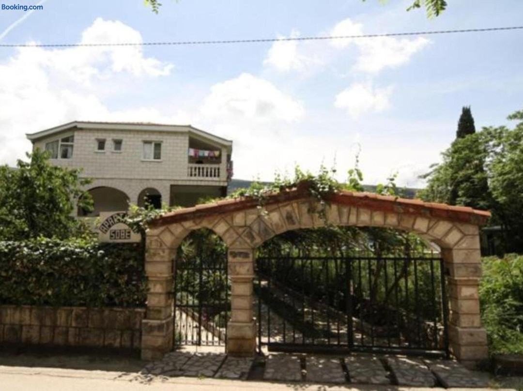 Apartments Roza