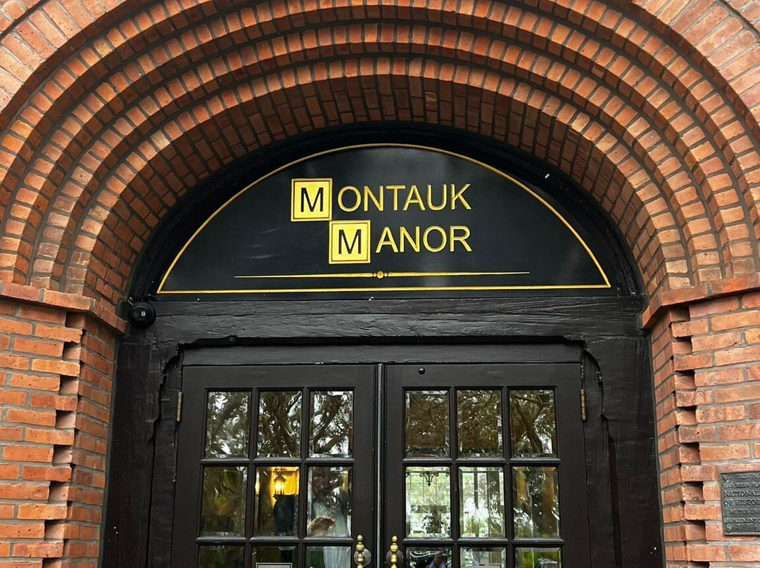 Monte's At The Manor