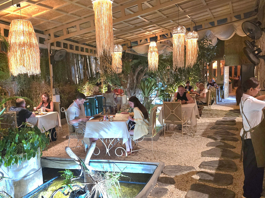 BanOra Restaurant
