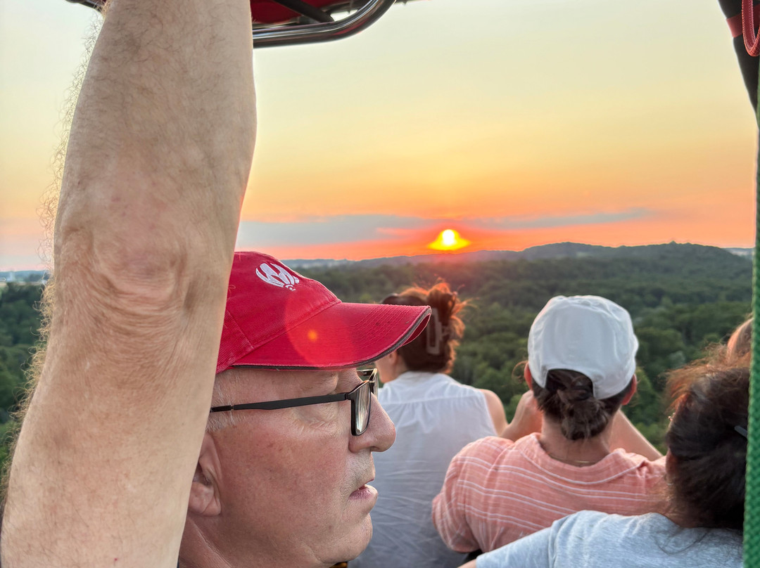 Ontario Hot Air Balloon Rides-基奇纳必去景点