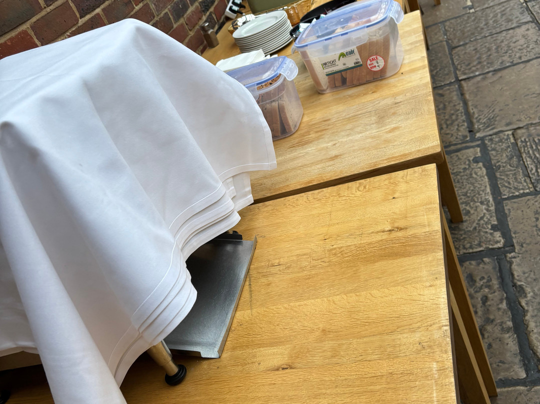 沼泽农场酒店主图