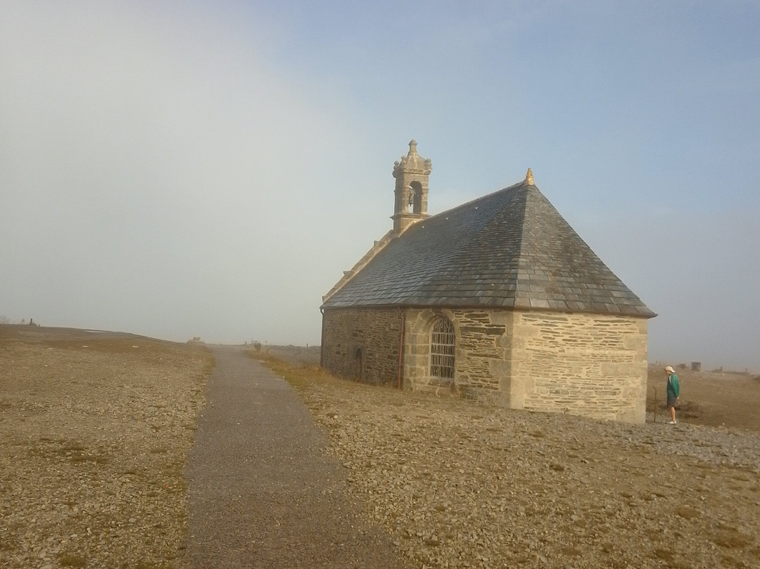 Chapelle Saint-Michel-Saint-Rivoal必去景点