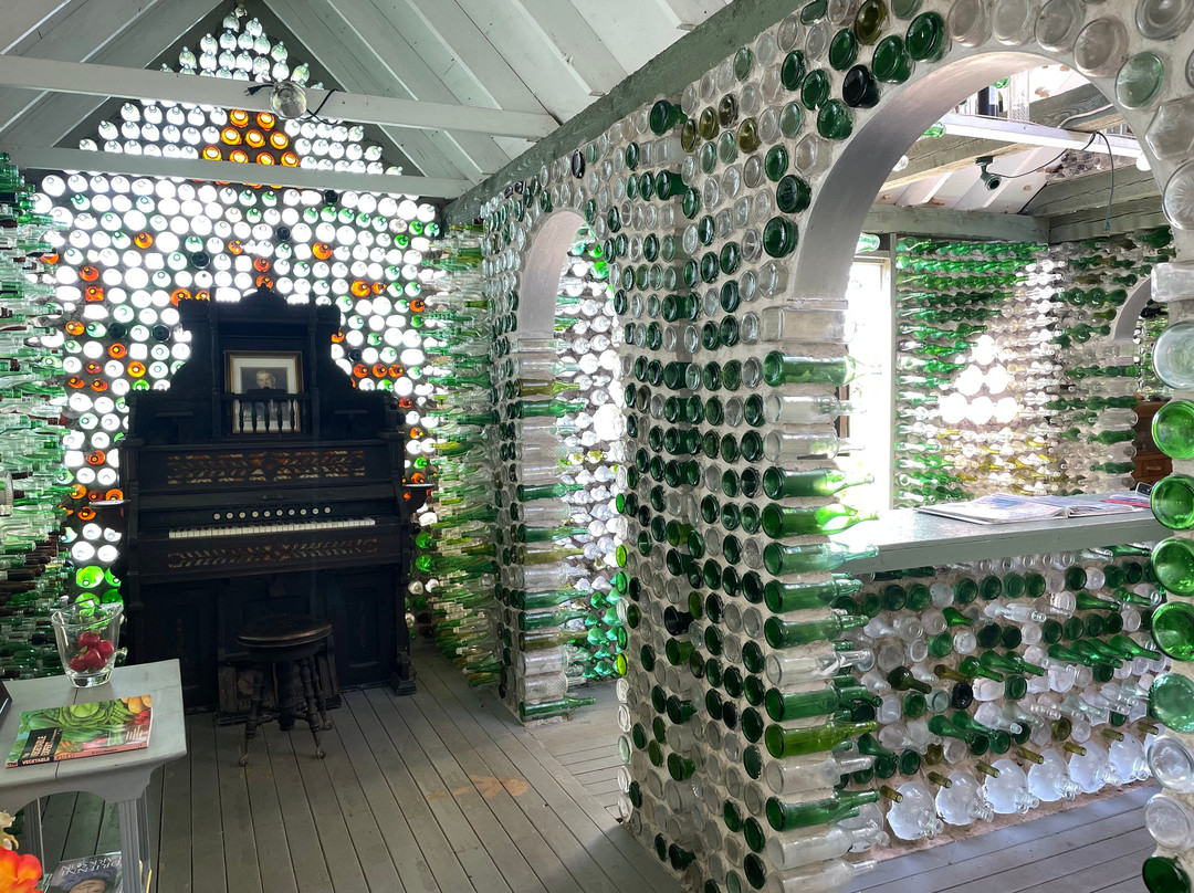 The Bottle Houses-Cape Egmont必去景点