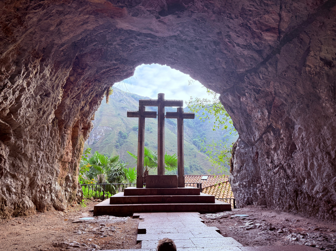 Santa Cueva de Covadonga-Covadonga必去景点
