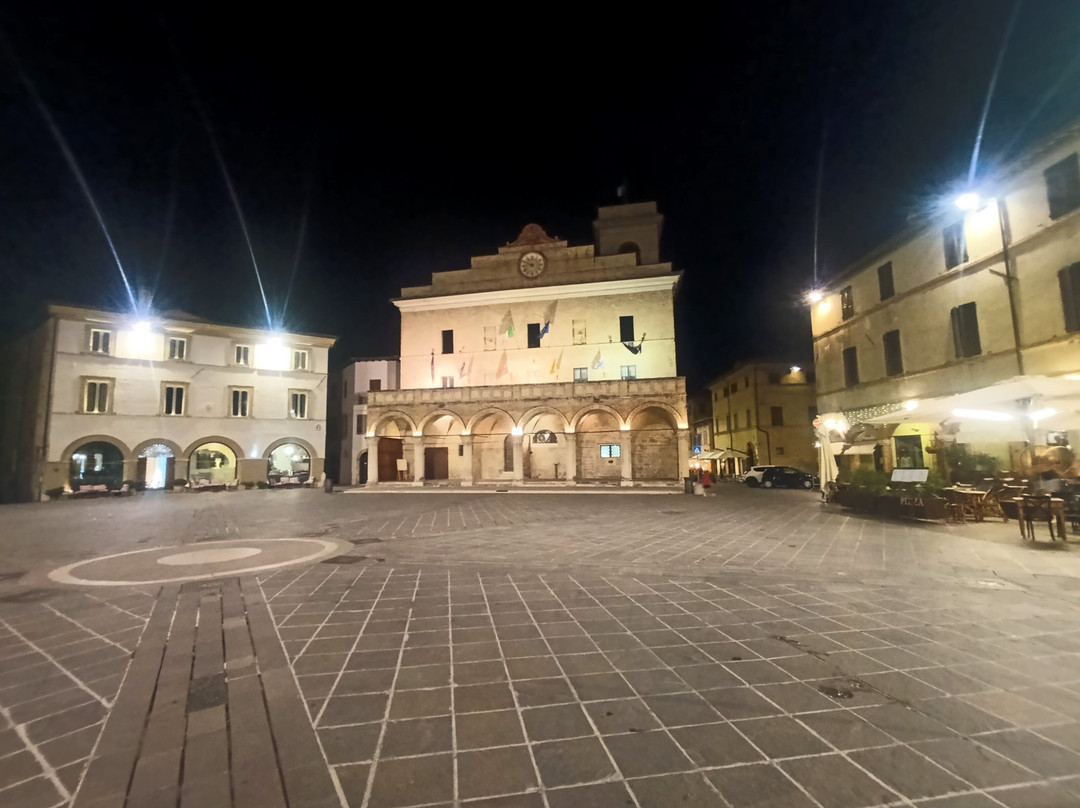 Piazza del comune-Montefalco必去景点