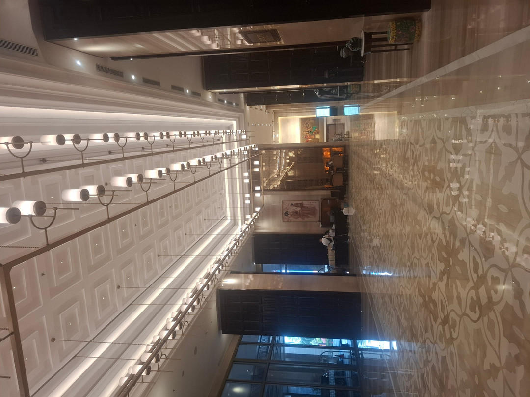 三宝垄特雷姆酒店主图