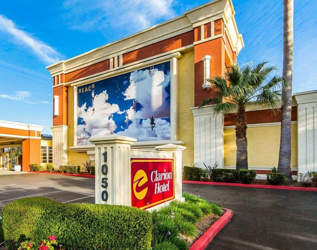 克拉丽奥酒店主图