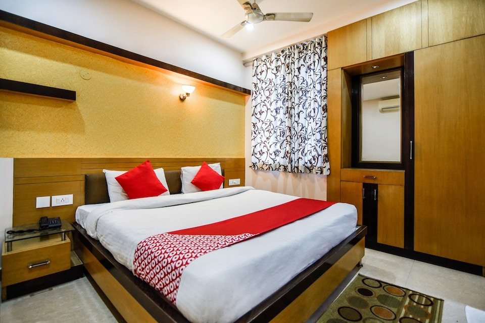 OYO 30414 Hotel Us Residency