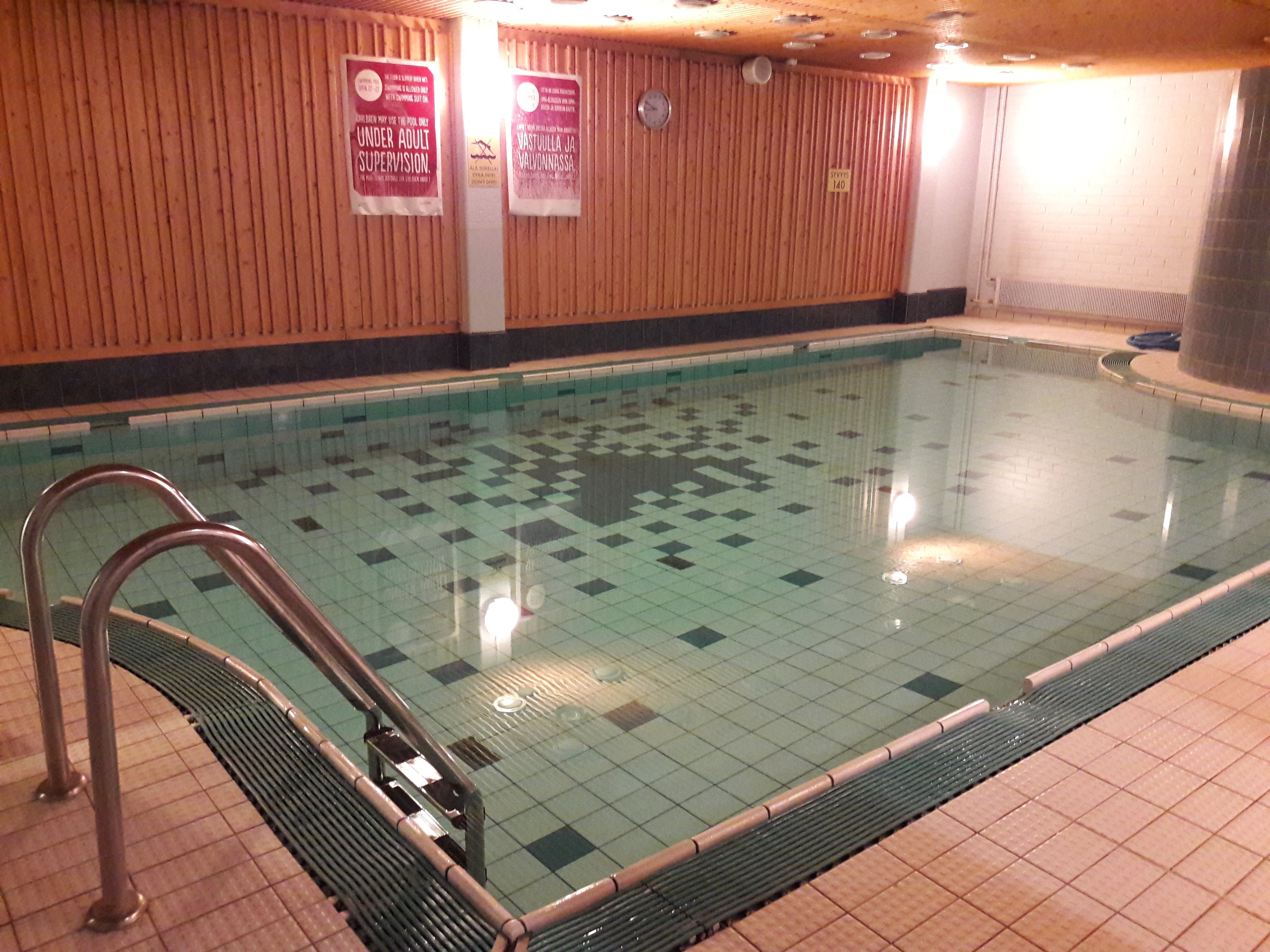 GreenStar Hotel Lahti-泳池