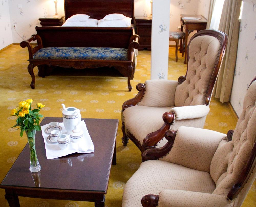 Atrium Boutique Hotel