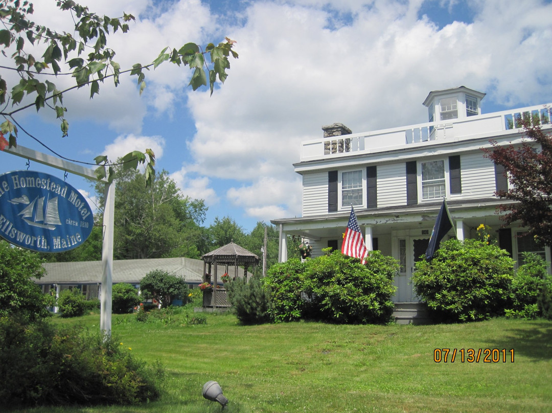 Homestead Motel and Cottages