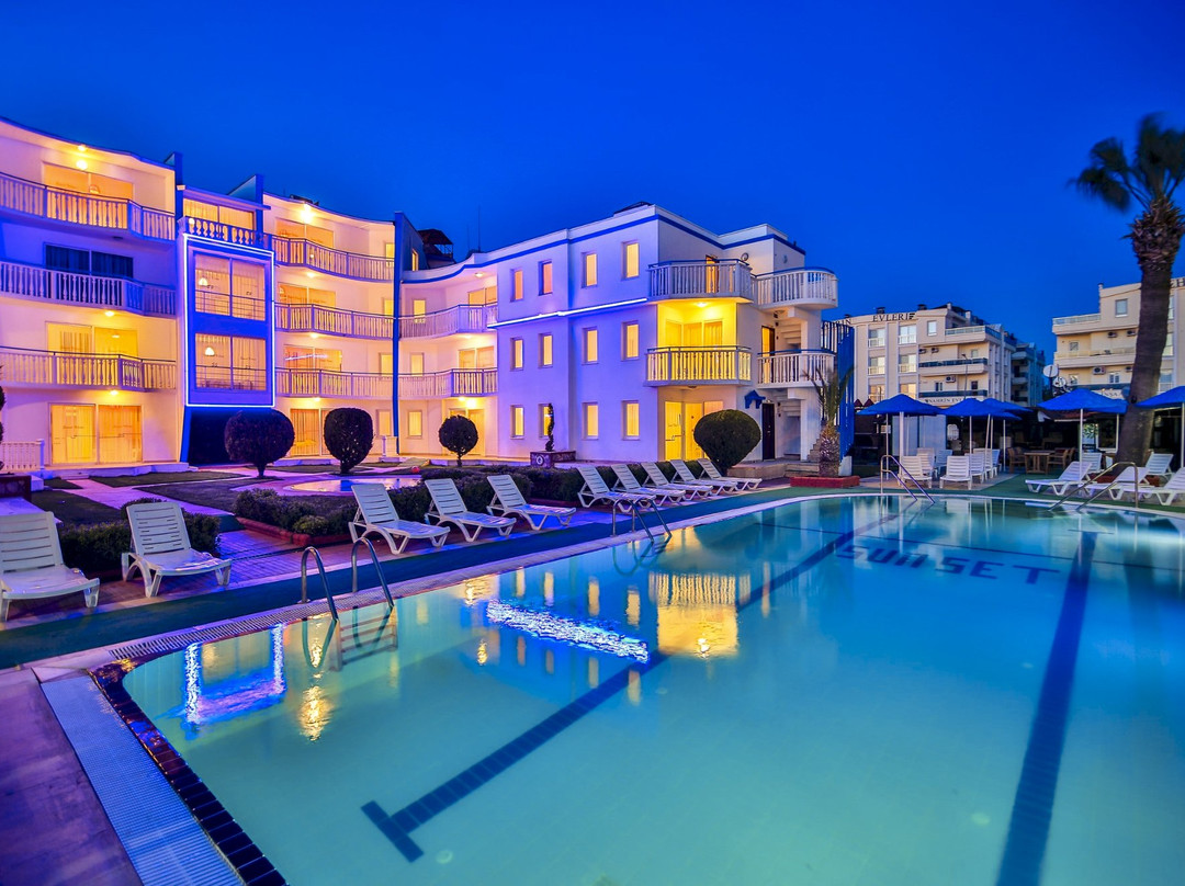 Sunset Village Apartments