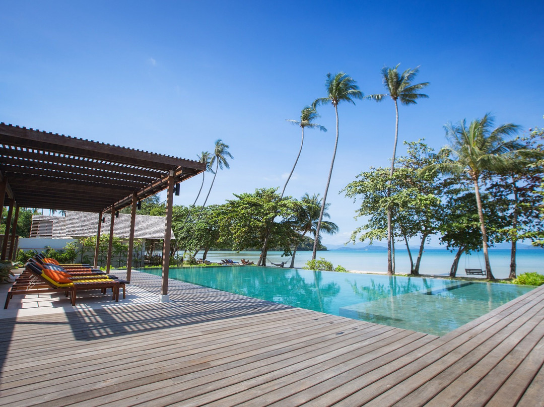 玛岛酒店住宿-Mira Montra, The Beachfront Resort