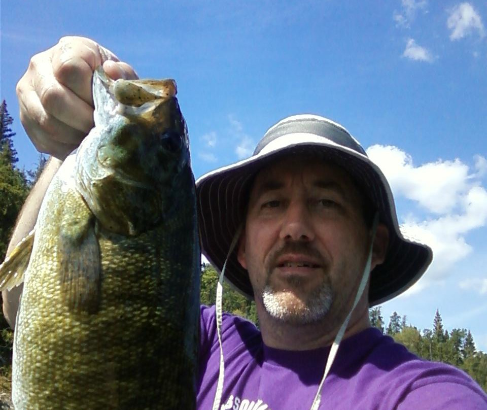 Crow Rock Lodge Fishing Guides-凯诺拉必去景点