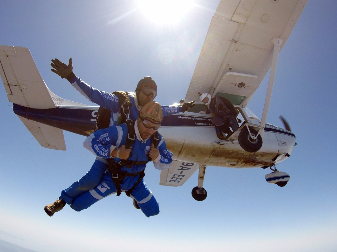 Skydiving Tandem Hvar景点图片