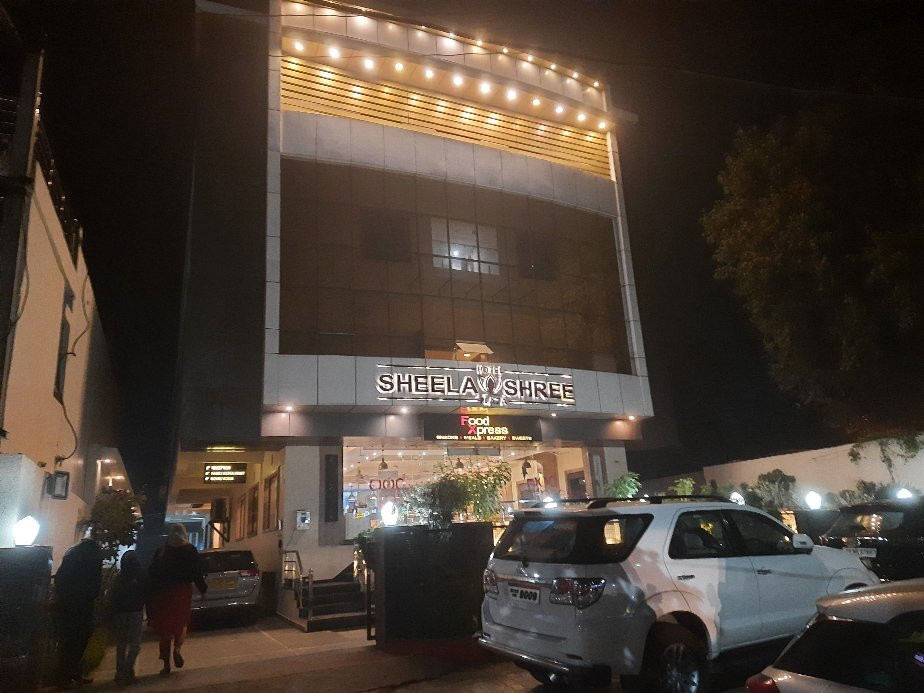 Hotel Sheela Shree Plaza主图